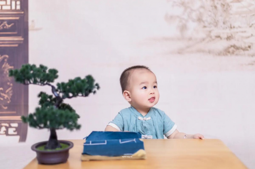 扬州满月宝宝放屁臭